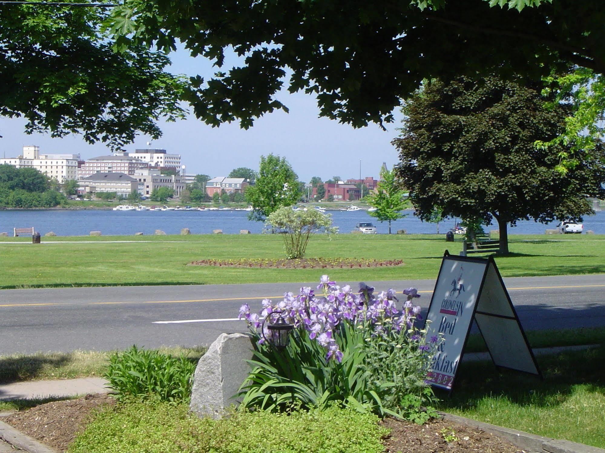 The Colonel'S In Bed And Breakfast Fredericton Eksteriør bilde